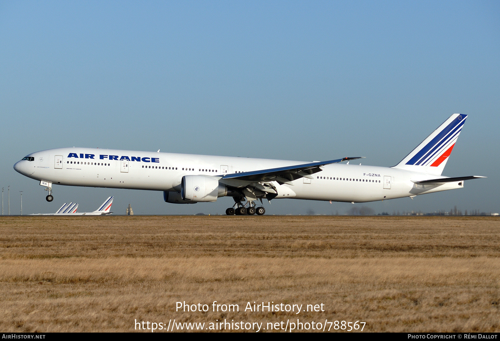 Aircraft Photo of F-GZNA | Boeing 777-328/ER | Air France | AirHistory.net #788567