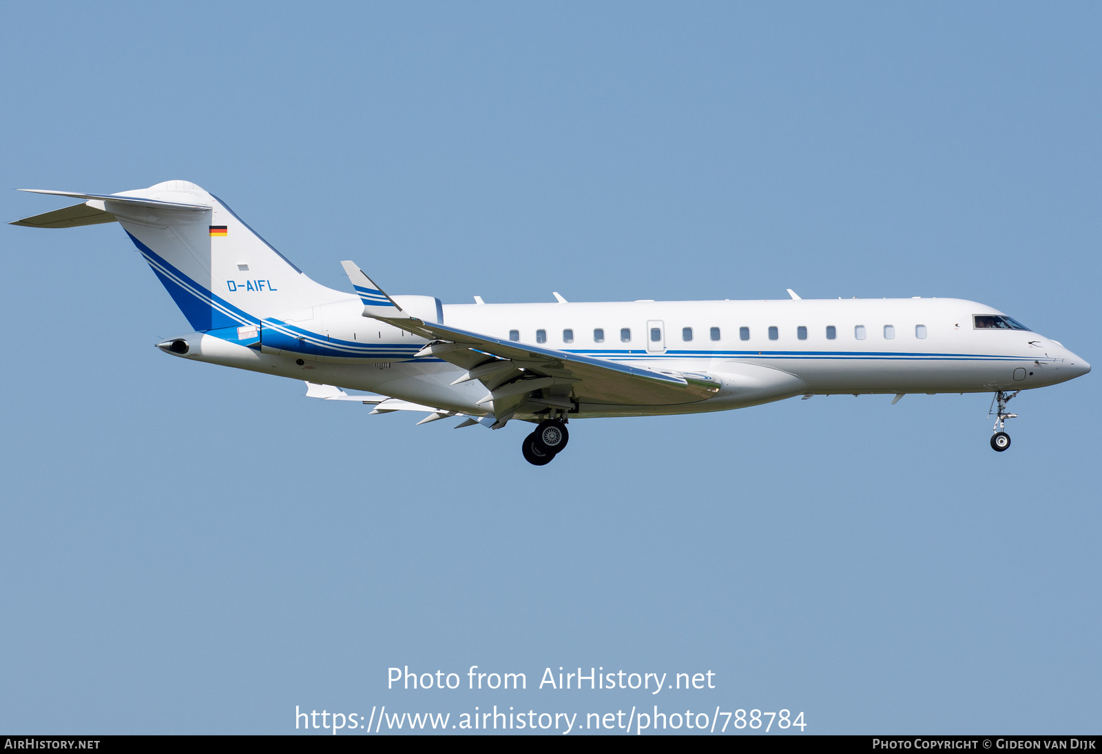 Aircraft Photo of D-AIFL | Bombardier Global 6000 (BD-700-1A10) | AirHistory.net #788784