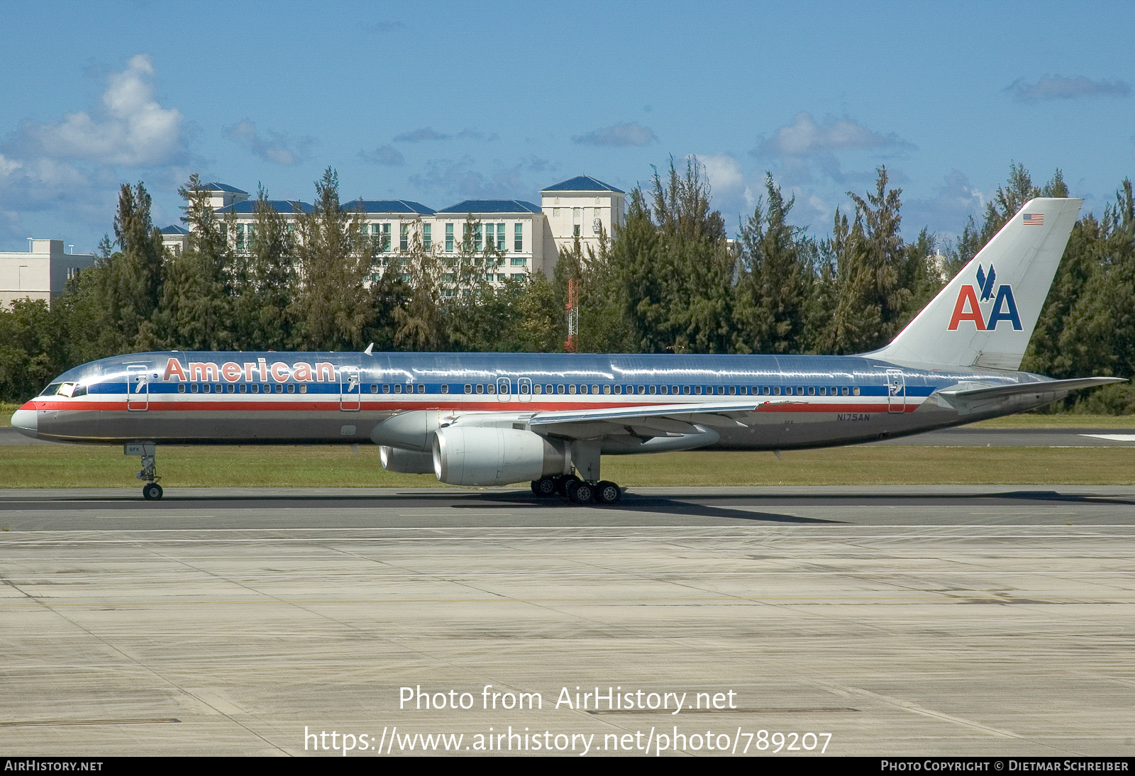 Aircraft Photo of N175AN | Boeing 757-223 | American Airlines | AirHistory.net #789207