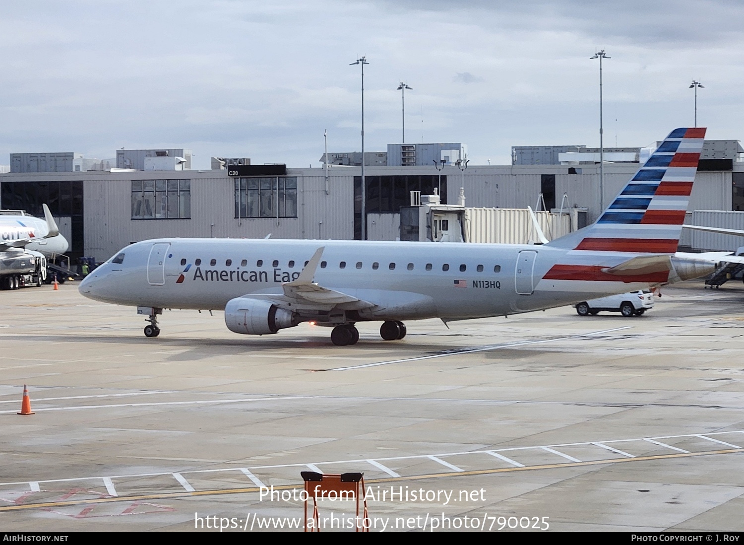 Aircraft Photo of N113HQ | Embraer 175LR (ERJ-170-200LR) | American Eagle | AirHistory.net #790025