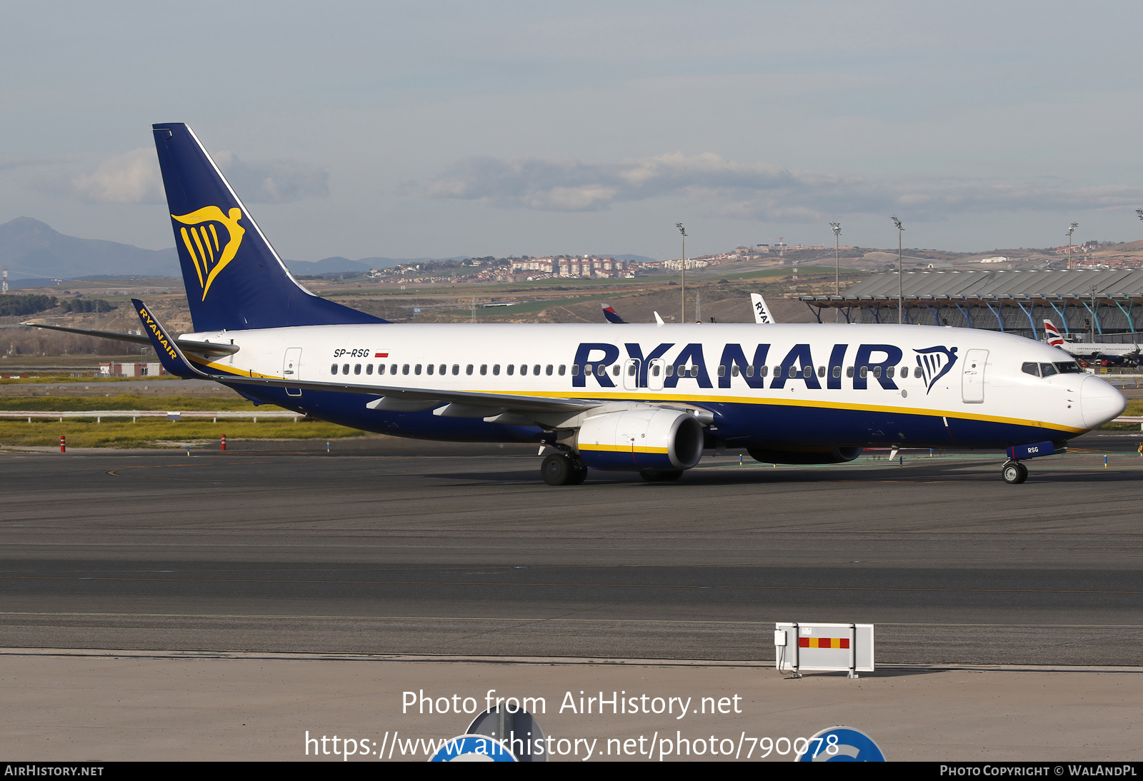 Aircraft Photo of SP-RSG | Boeing 737-8AS | Ryanair | AirHistory.net #790078