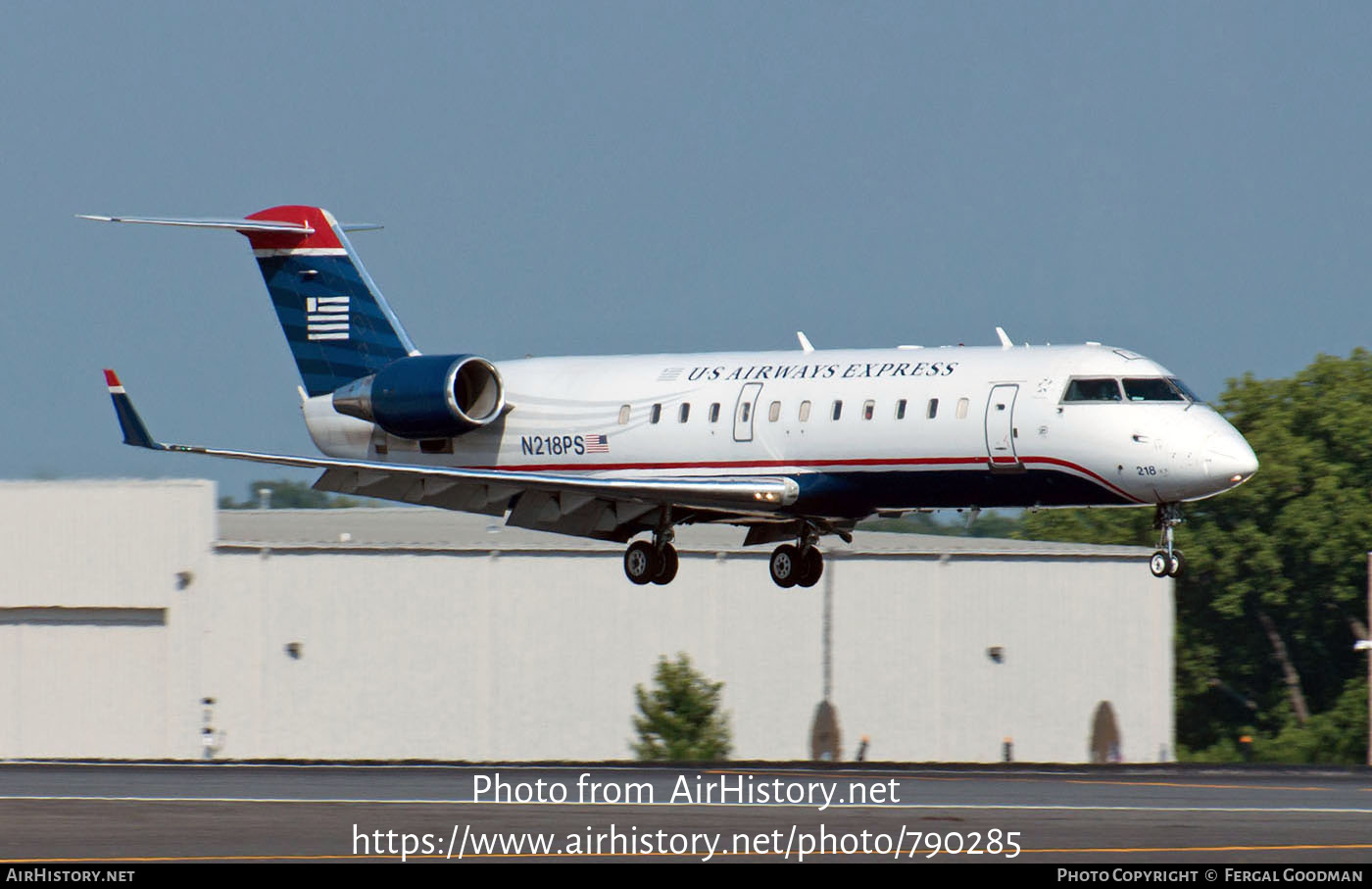 Aircraft Photo of N218PS | Bombardier CRJ-200ER (CL-600-2B19) | US Airways Express | AirHistory.net #790285