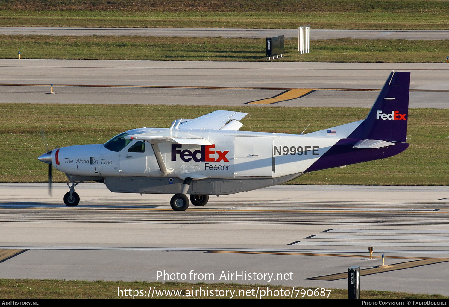 Aircraft Photo of N999FE | Cessna 208B Super Cargomaster | FedEx Feeder | AirHistory.net #790687