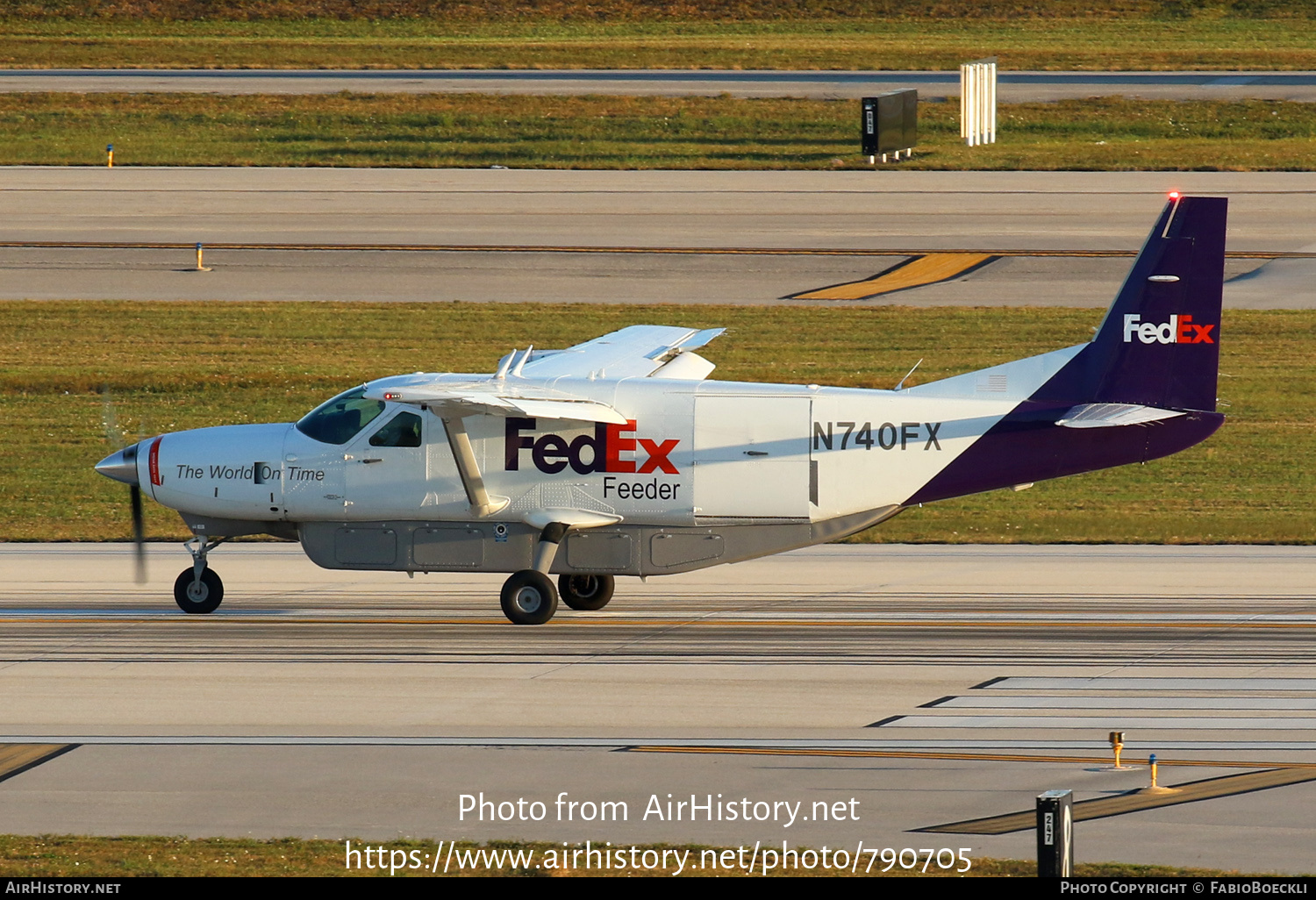 Aircraft Photo of N740FX | Cessna 208B Super Cargomaster | FedEx Feeder | AirHistory.net #790705