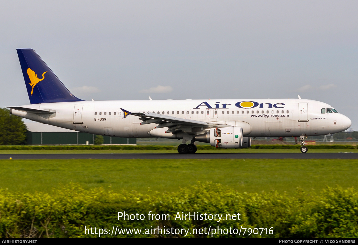 Aircraft Photo of EI-DSW | Airbus A320-216 | Air One | AirHistory.net #790716