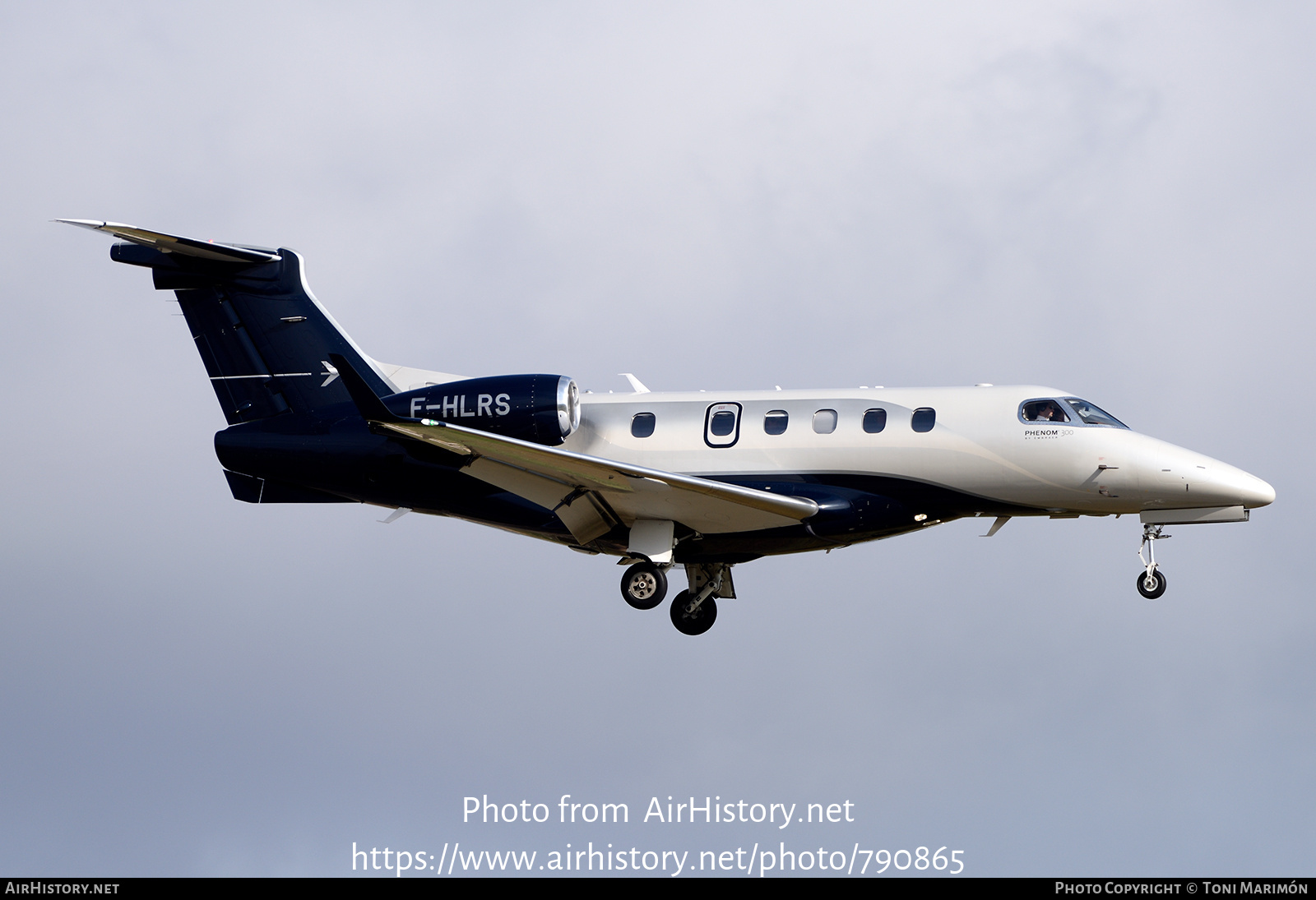 Aircraft Photo of F-HLRS | Embraer EMB-505 Phenom 300 | AirHistory.net #790865