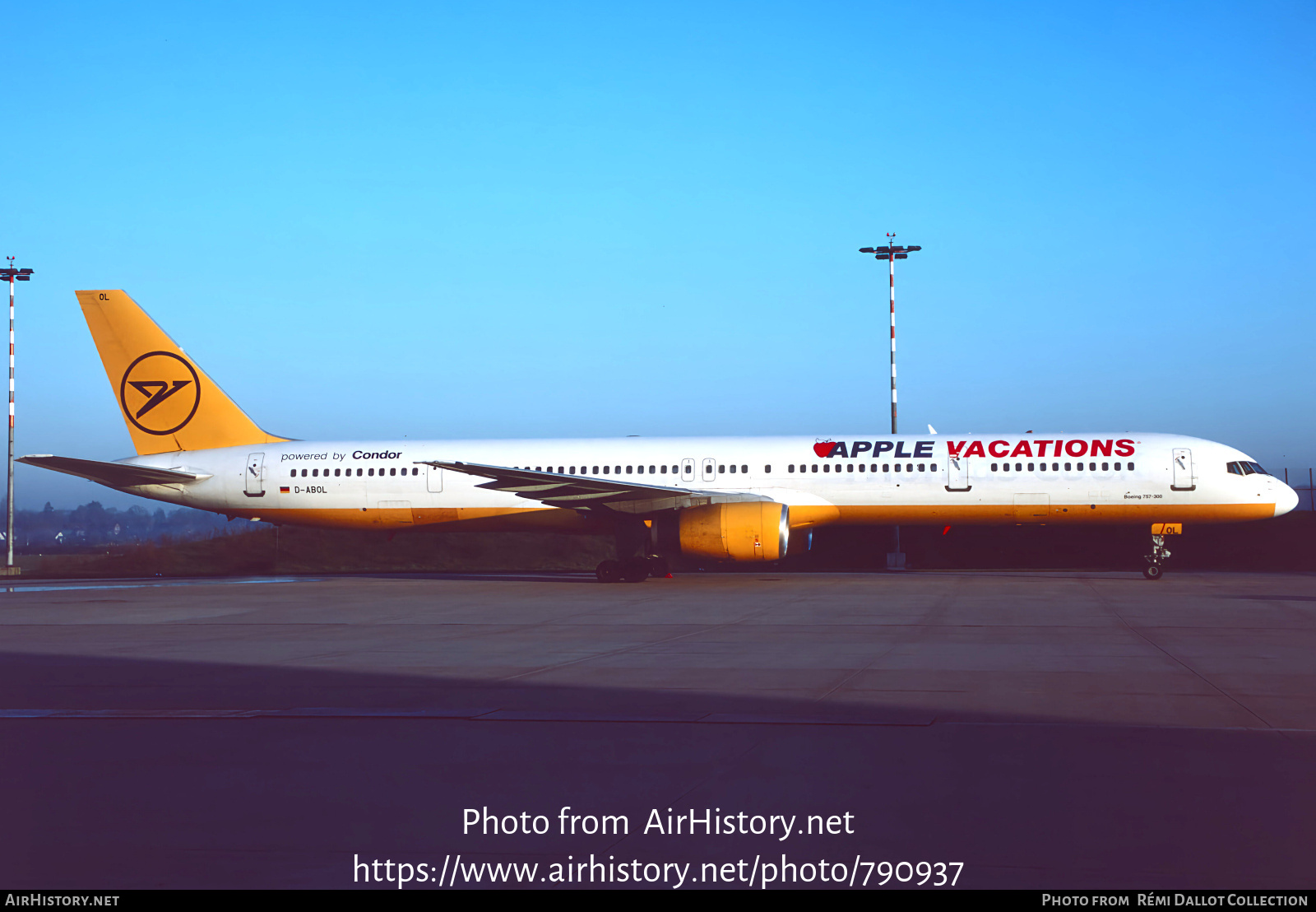 Aircraft Photo of D-ABOL | Boeing 757-330 | Apple Vacations | AirHistory.net #790937