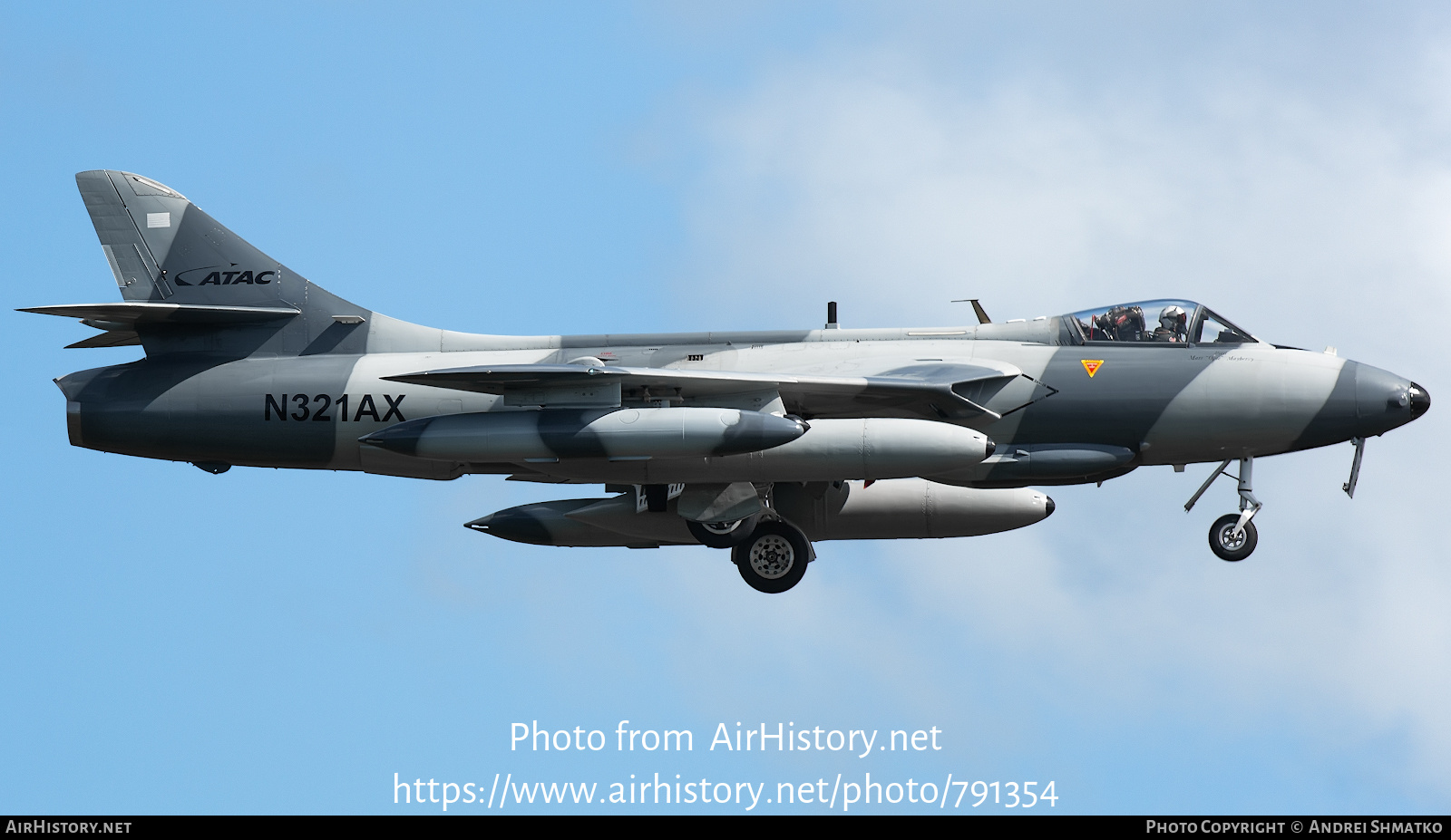 Aircraft Photo of N321AX | Hawker Hunter F58 | ATAC - Airborne Tactical Advantage Company | AirHistory.net #791354