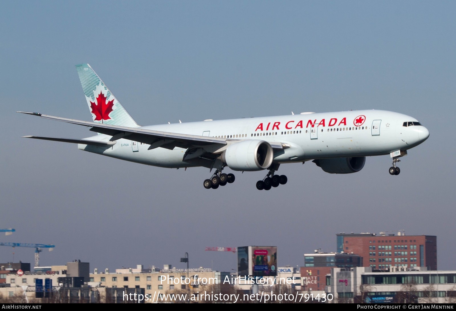 Aircraft Photo of C-FIUA | Boeing 777-233/LR | Air Canada | AirHistory.net #791430