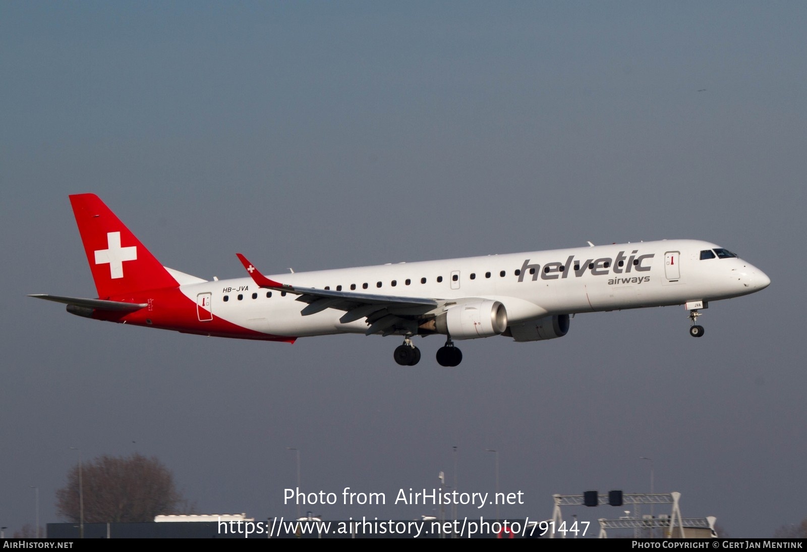 Aircraft Photo of HB-JVA | Embraer 195AR (ERJ-190-200IGW) | Helvetic Airways | AirHistory.net #791447