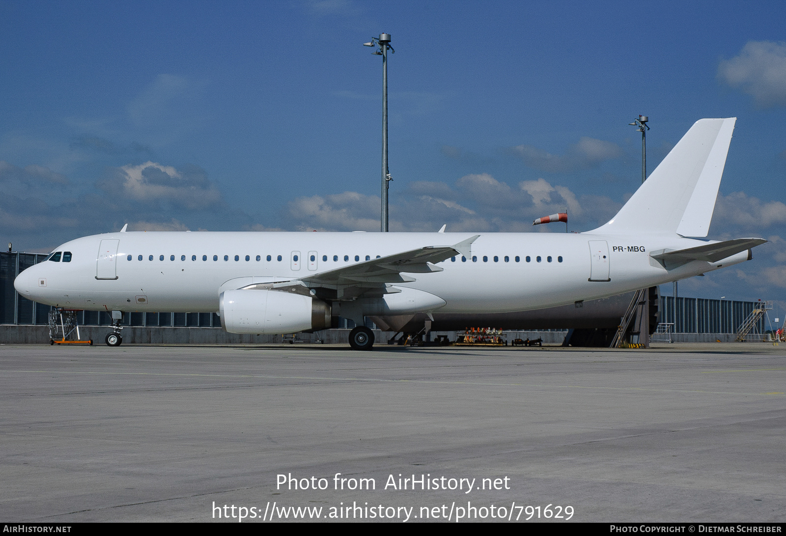 Aircraft Photo of PR-MBG | Airbus A320-232 | TAM Linhas Aéreas | AirHistory.net #791629