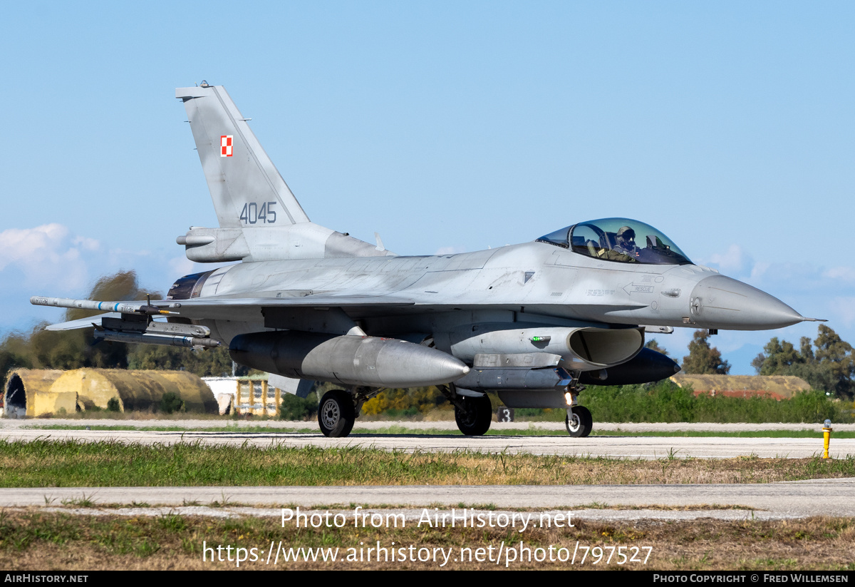 Aircraft Photo of 4045 | Lockheed Martin F-16CJ Fighting Falcon | Poland - Air Force | AirHistory.net #797527