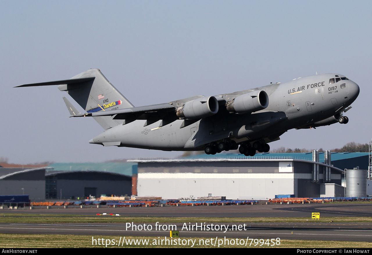 Aircraft Photo of 01-0197 / 10197 | Boeing C-17A Globemaster III | USA - Air Force | AirHistory.net #799458
